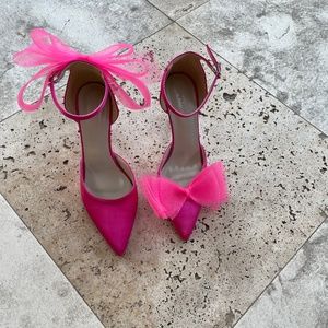 Bow Heels